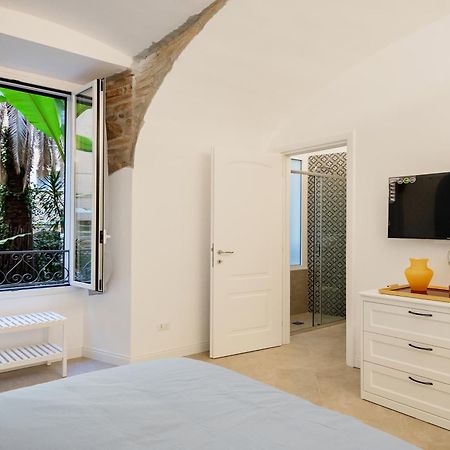 Live Roma - Chez Le Roi Luxury Apartment Bagian luar foto